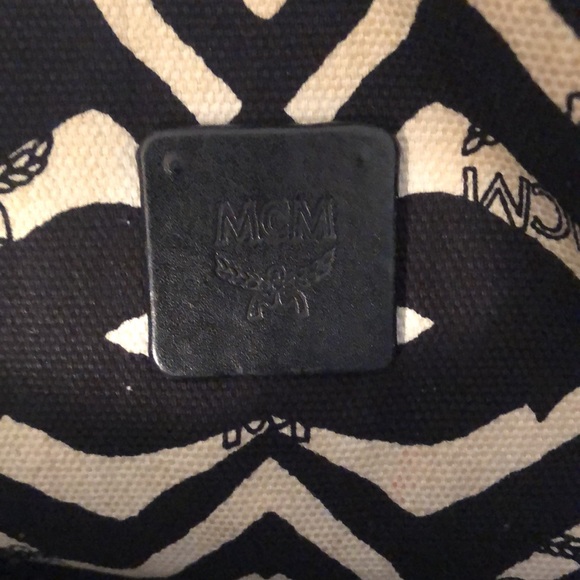 💯AUTH MCM ❤️ IN MINT CONDITION 🎉 - Picture 11 of 12